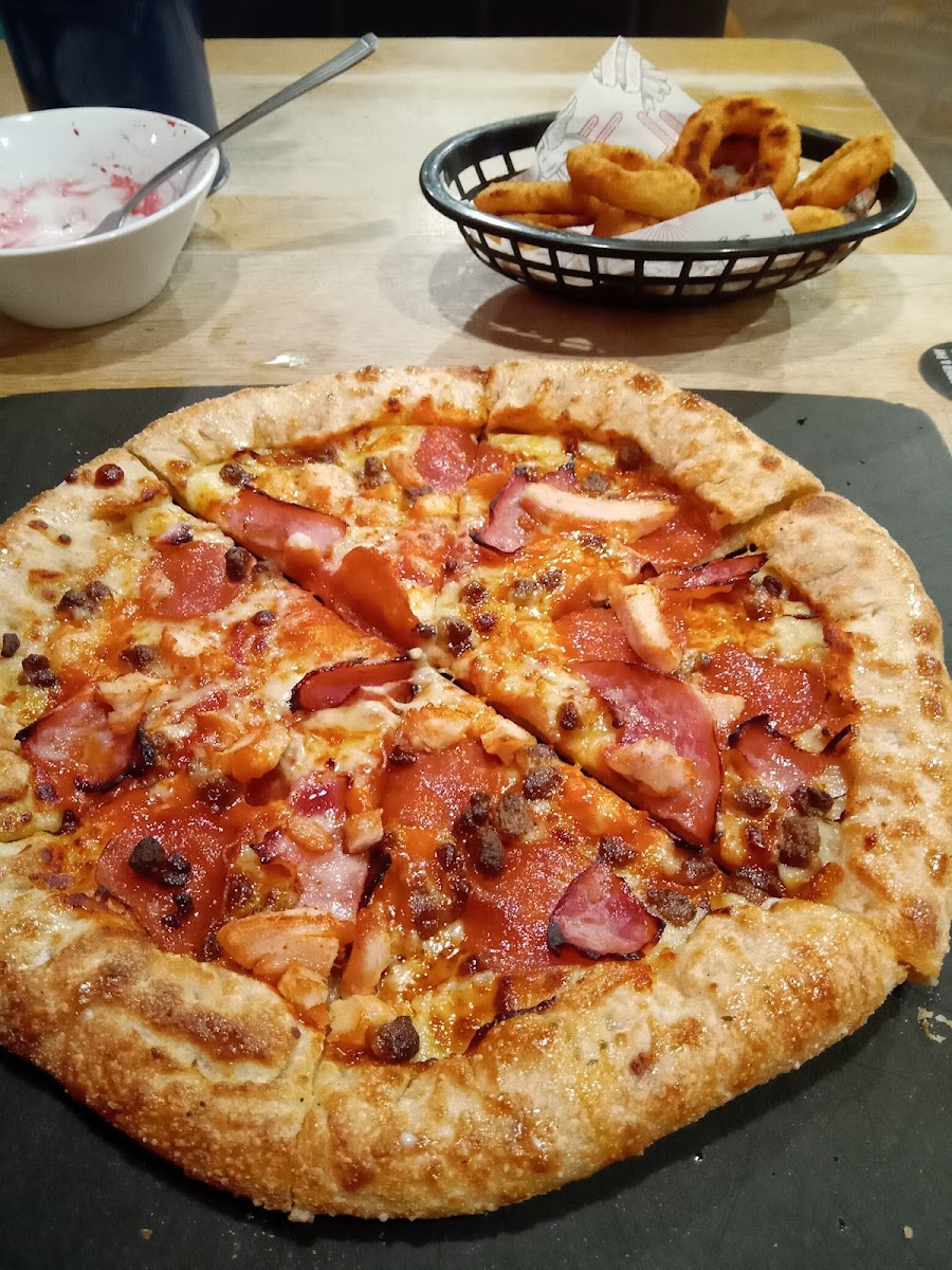 Pizza Hut Restaurants Newport Photo 6