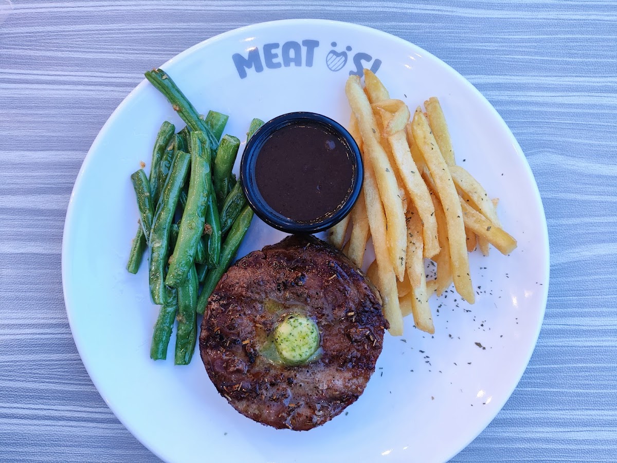 Meat Us! - Greenland Photo 5