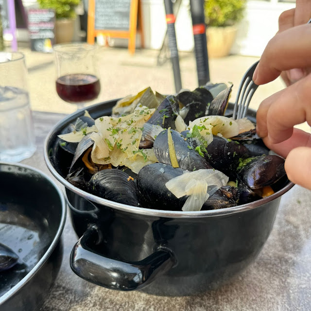 Moules À la Crème Et Frites Maison