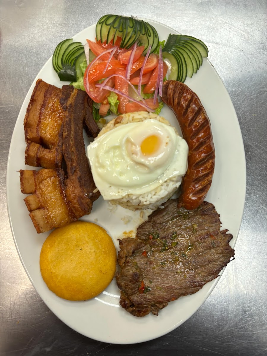 Sabor Ecuatoriano 3 Photo 3