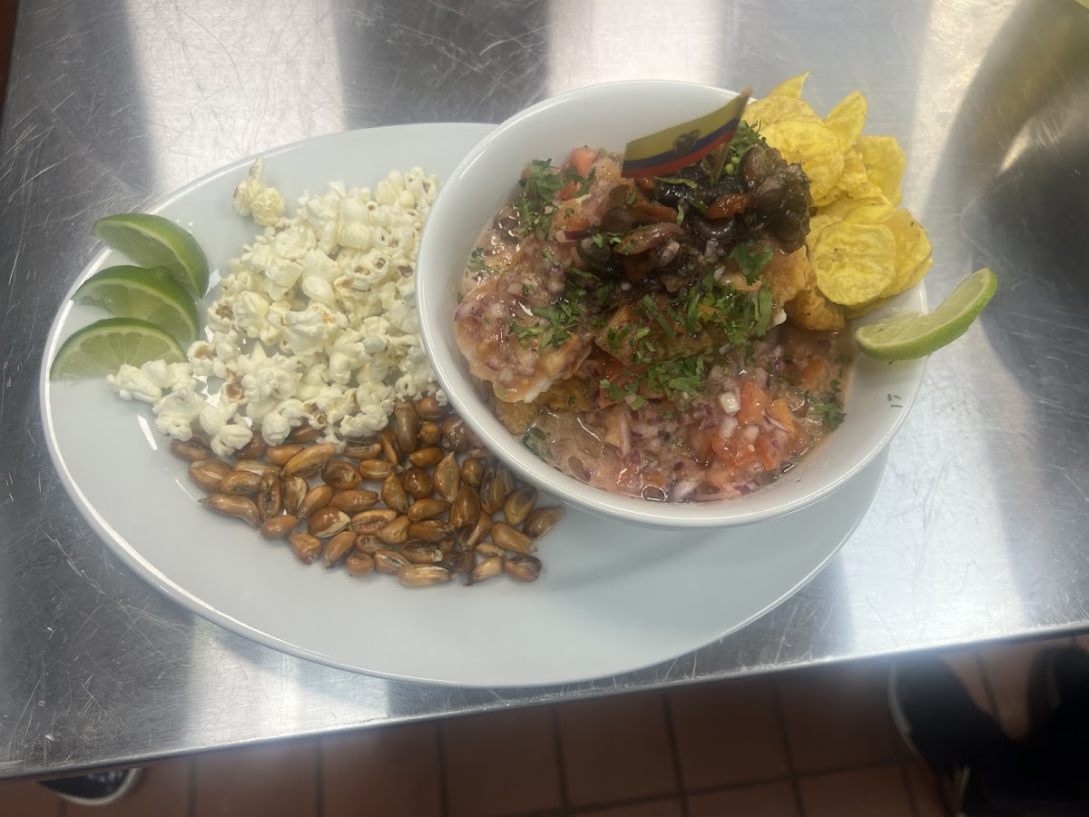 Sabor Ecuatoriano 3 Photo 5
