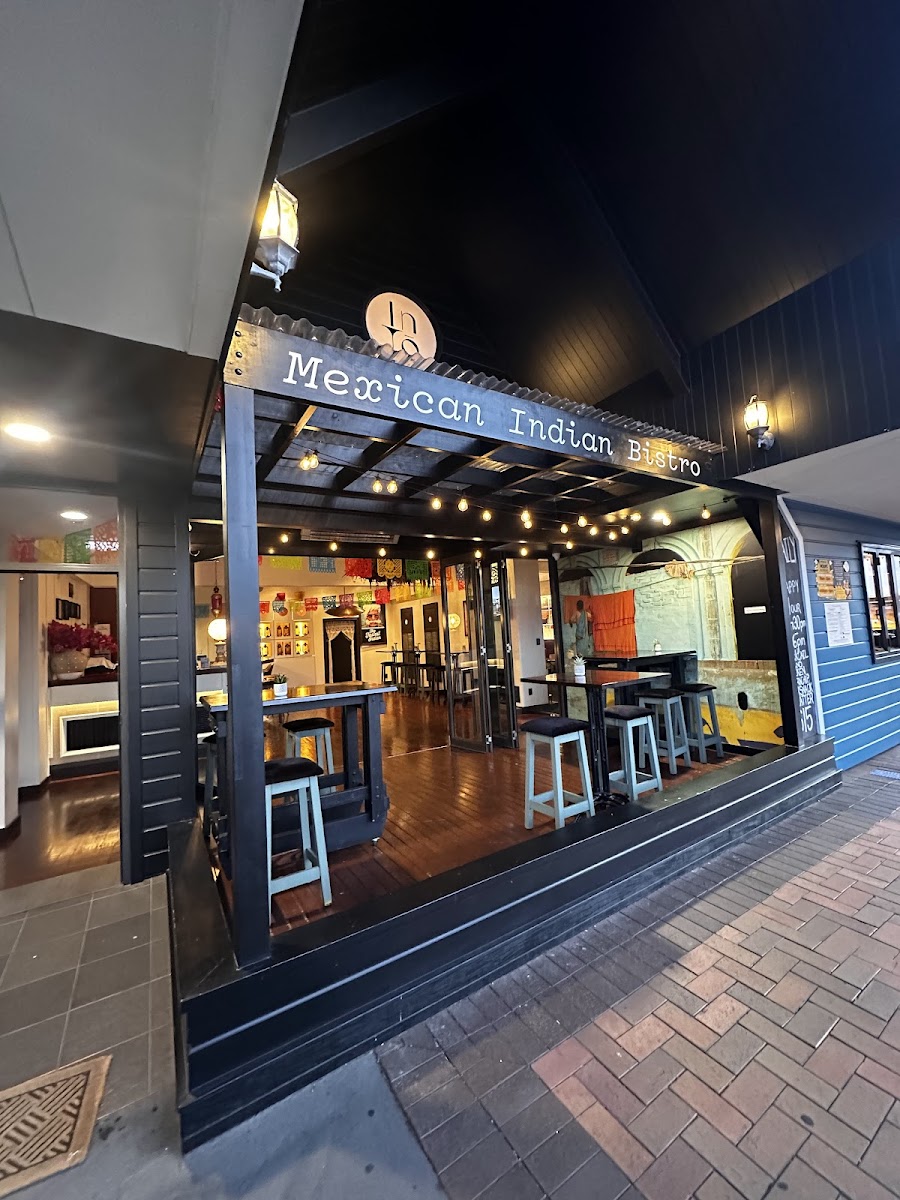 INTO Bar & Eatery