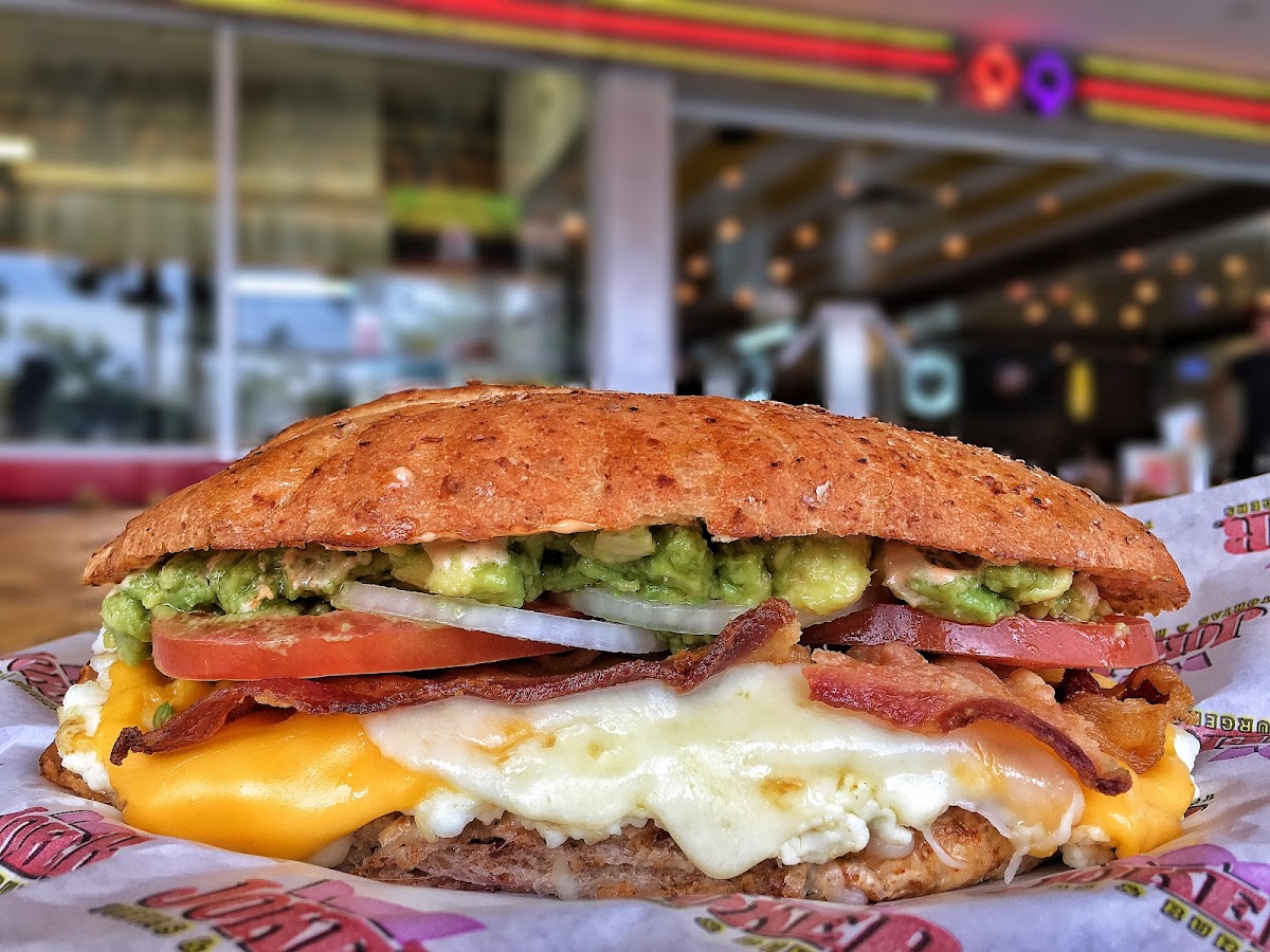 Joker Tortas & Burgers (Morelos) Photo 3