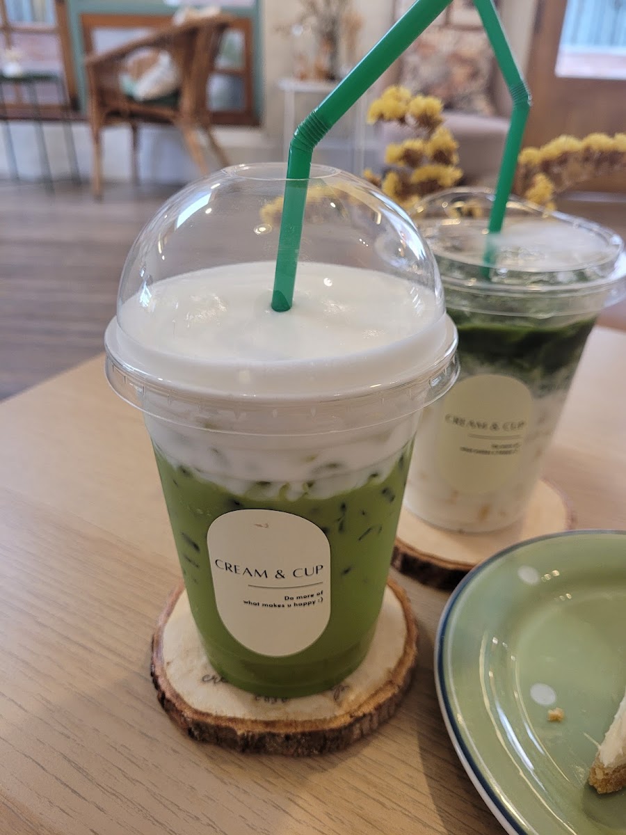 Cream and cup Photo 5