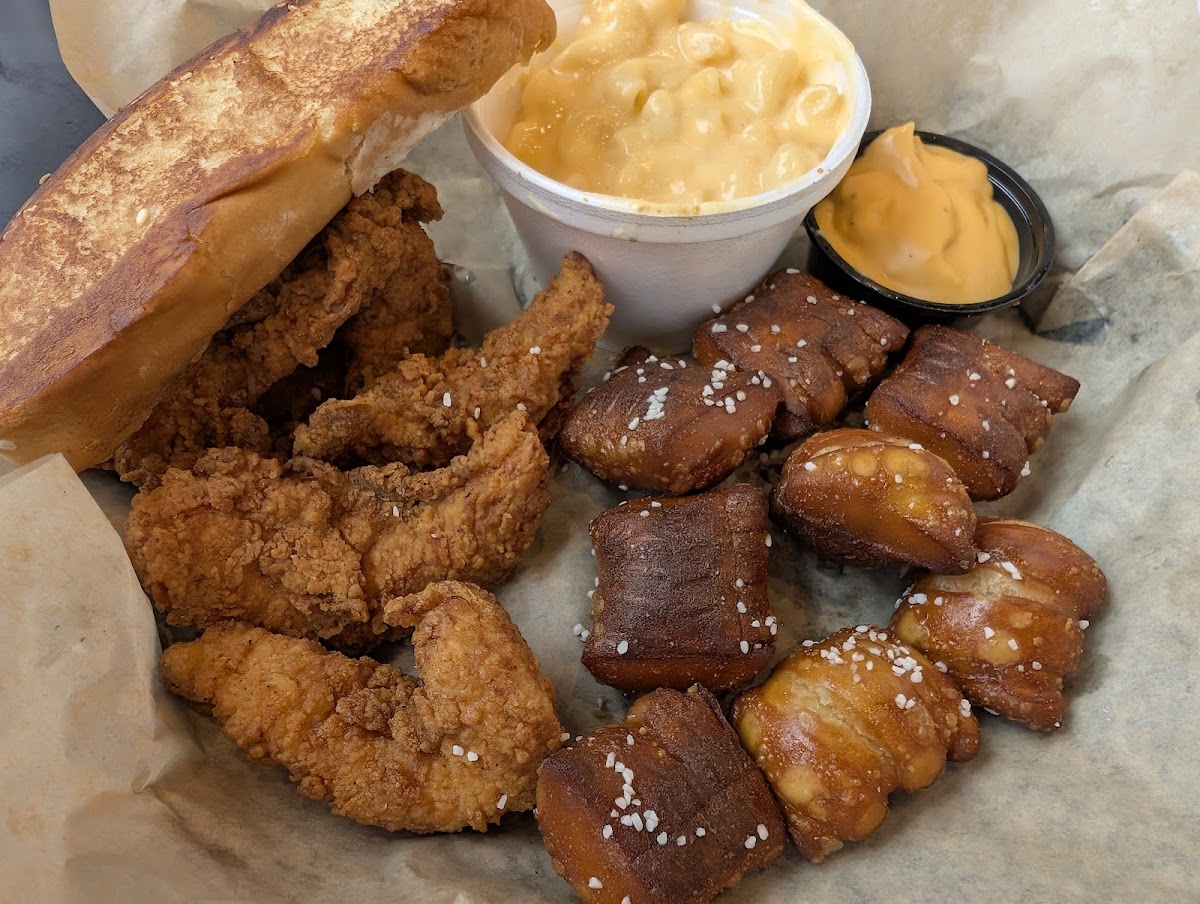 Ray Ray's Chicken Shack Mocksville Photo 8