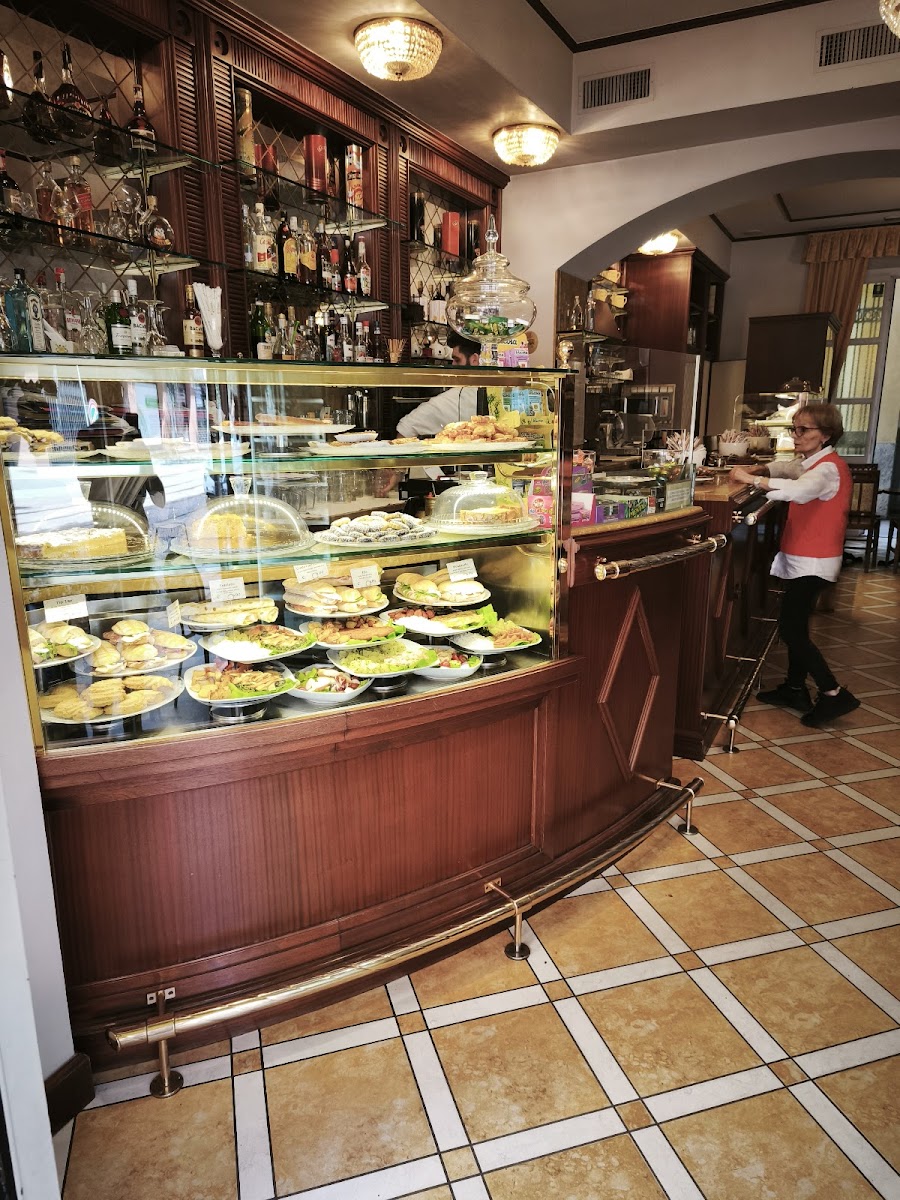 Il Caffè Ambrosiano Photo 3