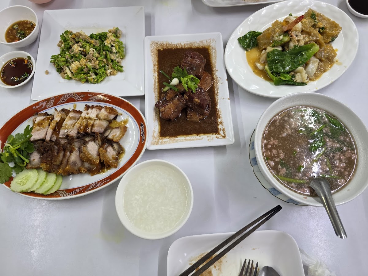 Kim Restaurant (Thai-Chinese Style) Photo 3