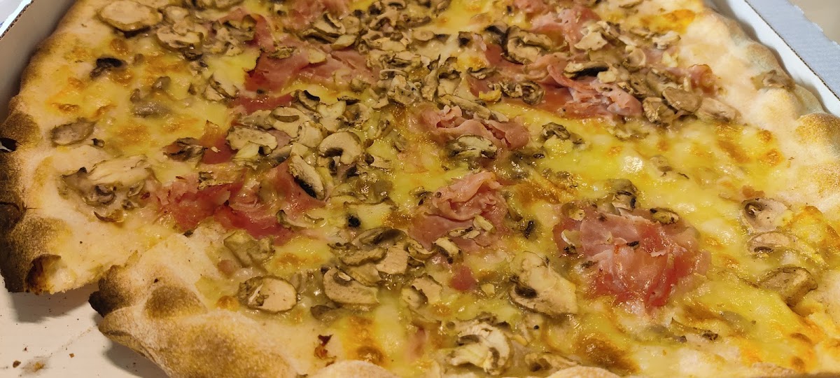 Pizzeria La Svolta Photo 3