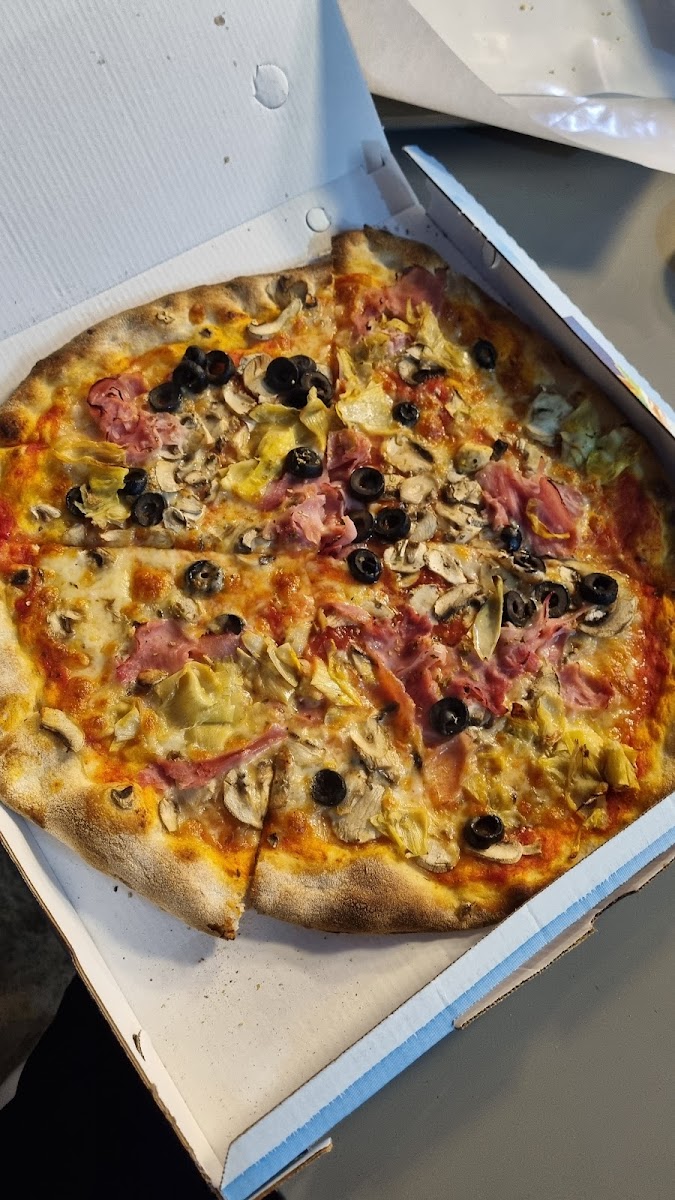 Pizzeria La Svolta Photo 4