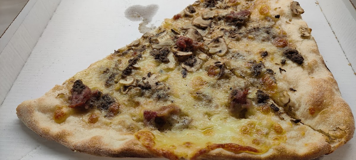 Pizzeria La Svolta Photo 9