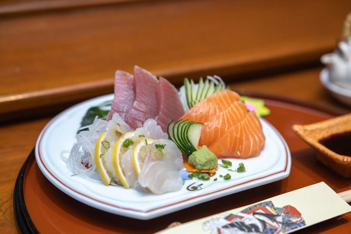GENJI Teppanyaki & Japanese Restaurant Photo 3