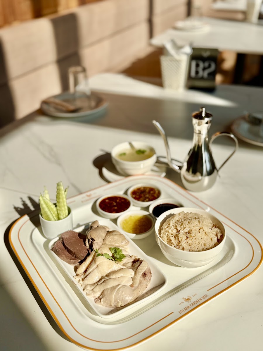 Chicken Rice ข้าวมันไก่จิตรลดา Photo 10