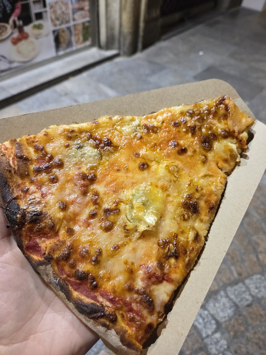Best pizza( pizza_ calzone) casco Photo 3