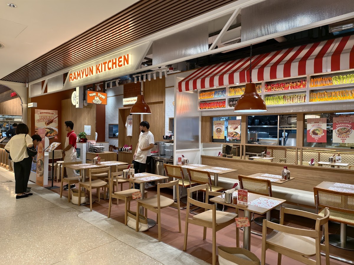 Ramyun Kitchen (Dusit Central Park) Photo 7