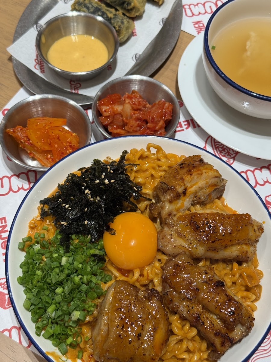 Ramyun Kitchen (Dusit Central Park) Photo 9