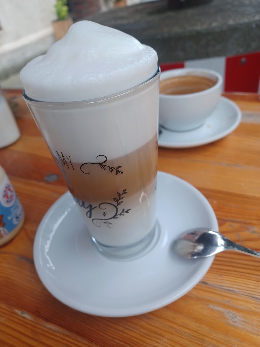 Roberts Cafe Photo 6
