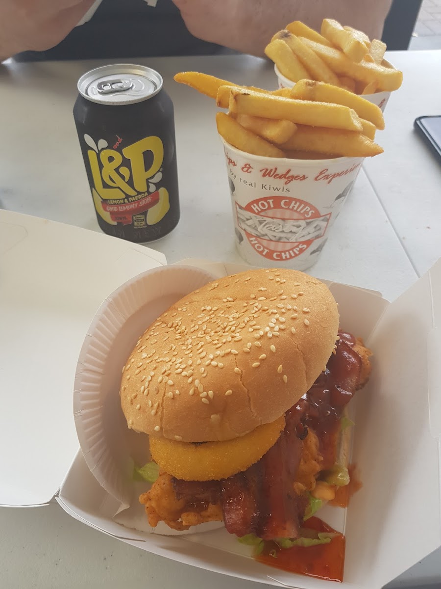 DKs Burger Bar Photo 7