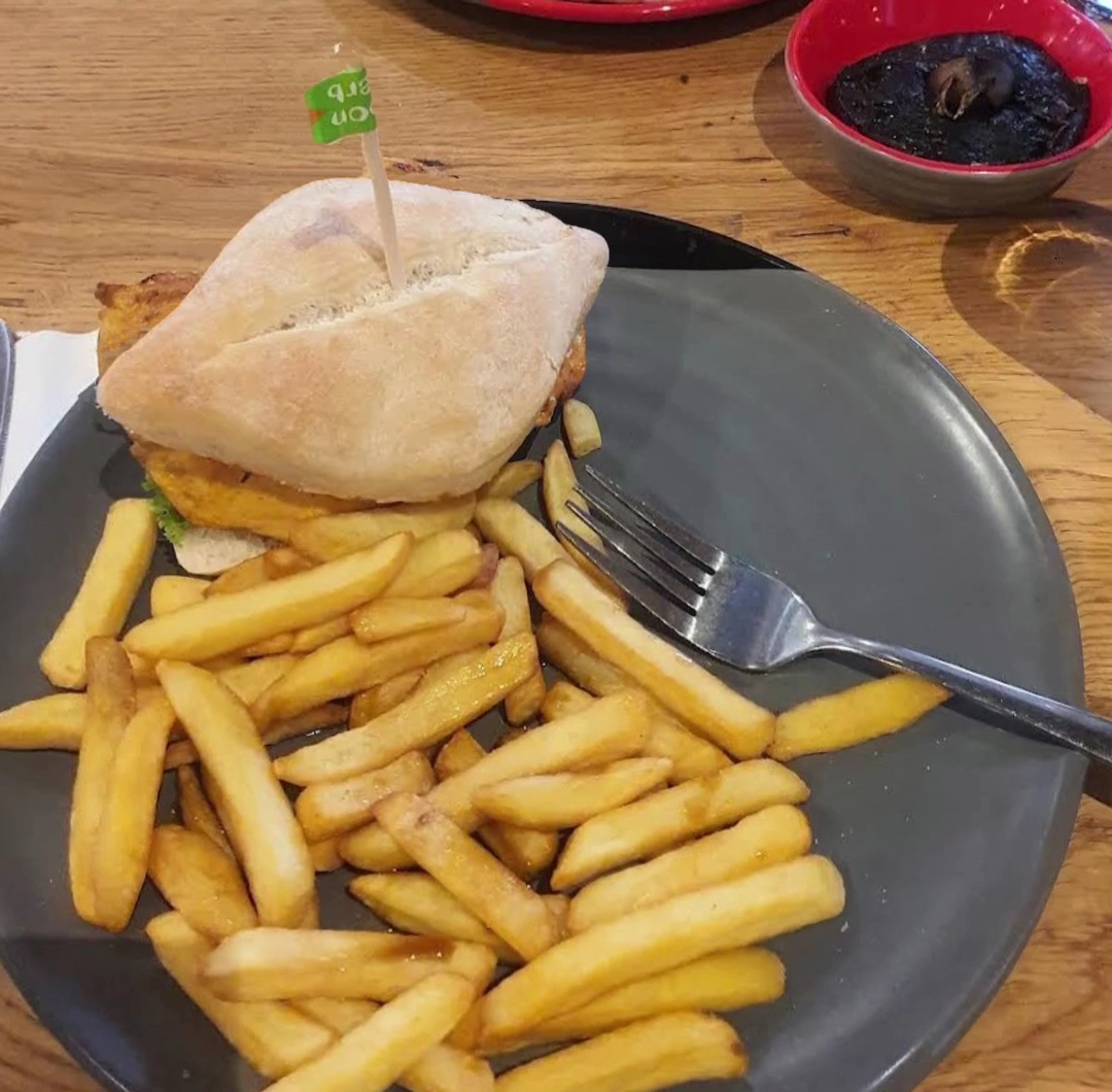 Nando's Harrow - St George Photo 2