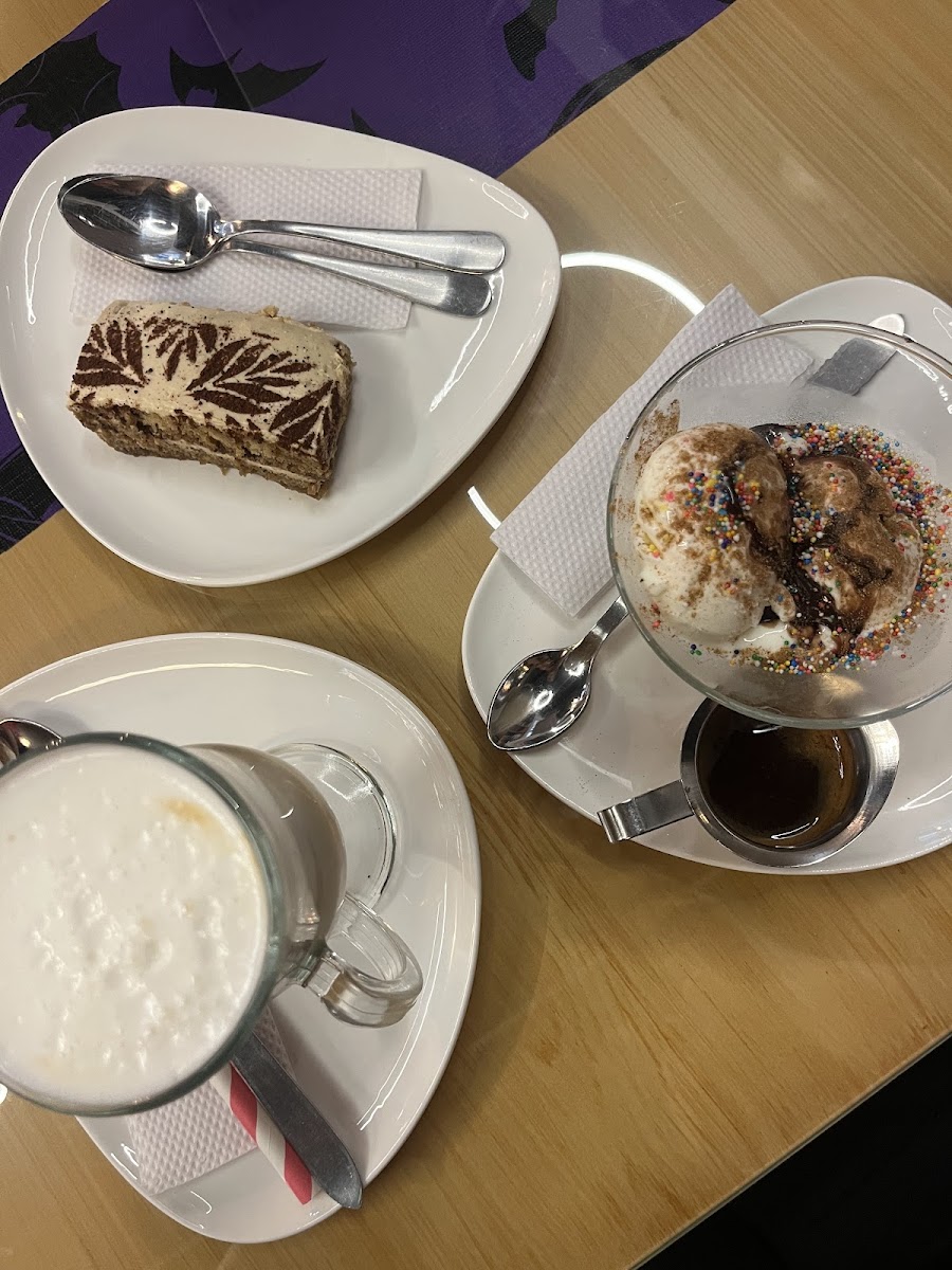 Cafe Rojas Photo 9