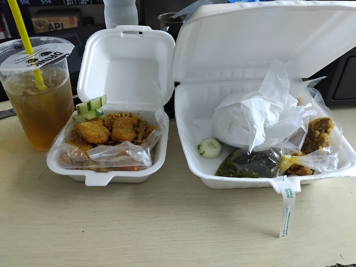 Ayam geprek dua saudara