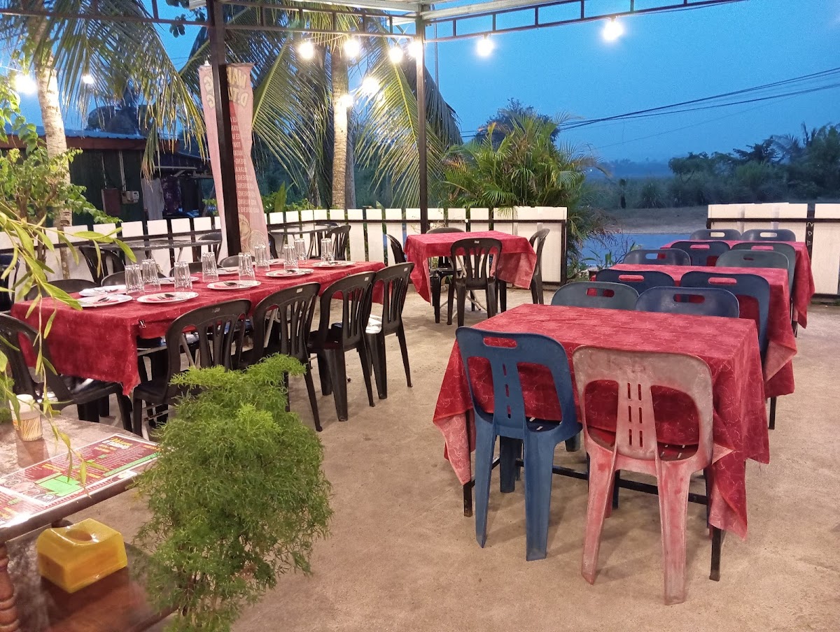 Warung D' Tebing