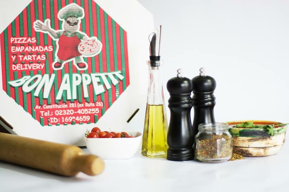 Mía Muzza (Bon Appétit) Photo 10