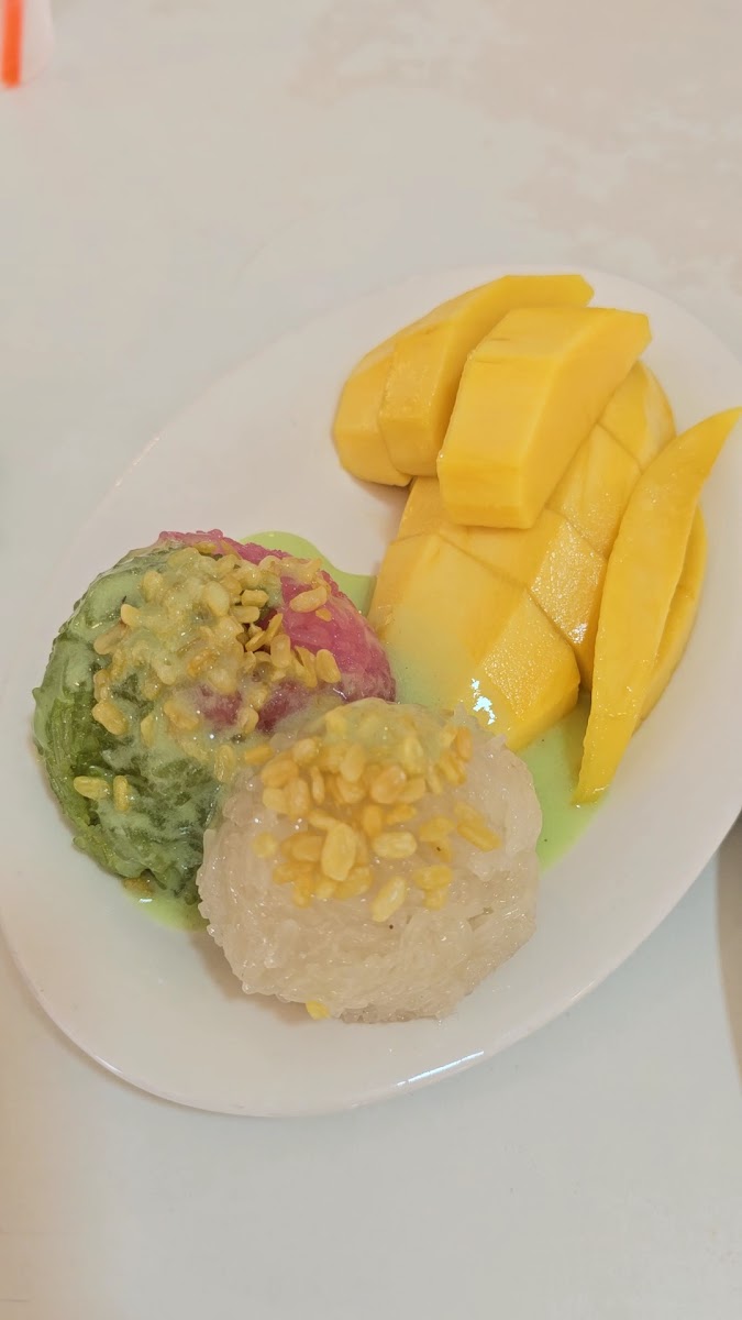Sister Suay Mango Sticky Rice Photo 2