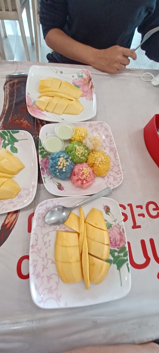 Sister Suay Mango Sticky Rice Photo 7