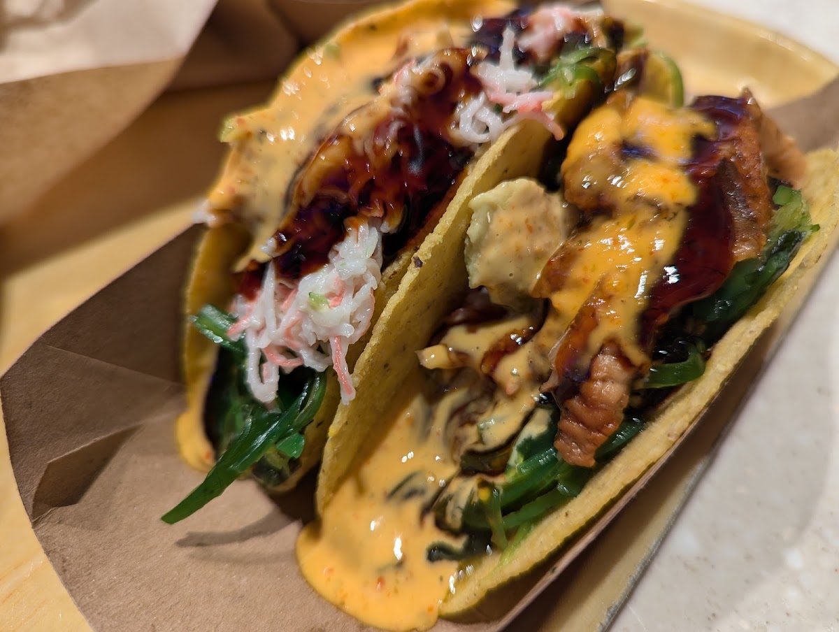 Blue Whale Poke Bar and Grill Photo 9