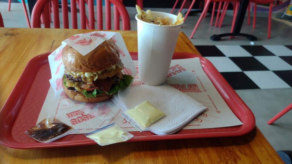 BurgerPOP - Restrepo Photo 8