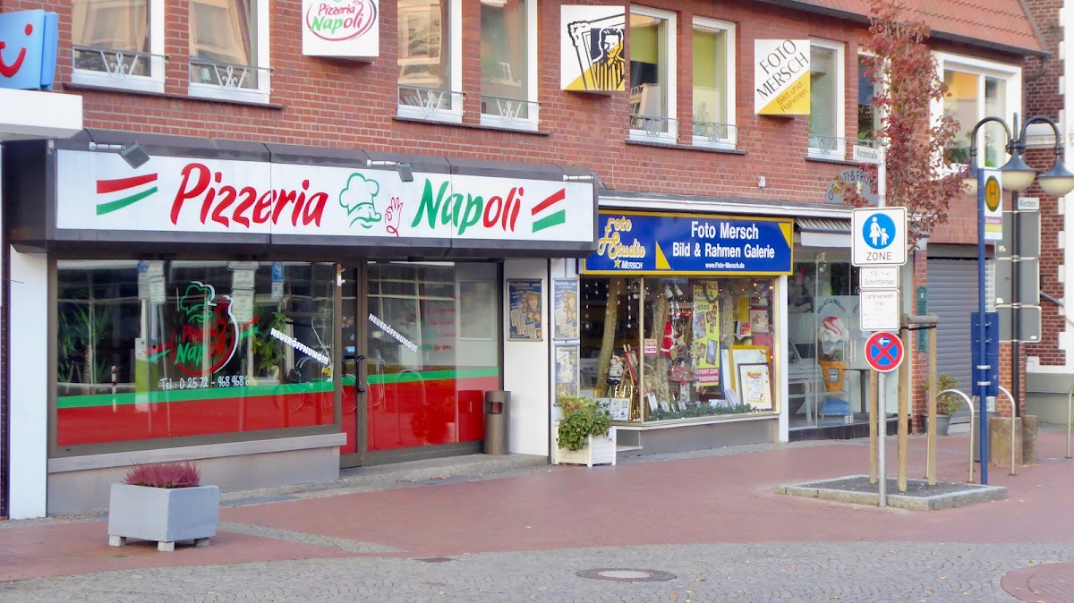Pizzeria Napoli Photo 3