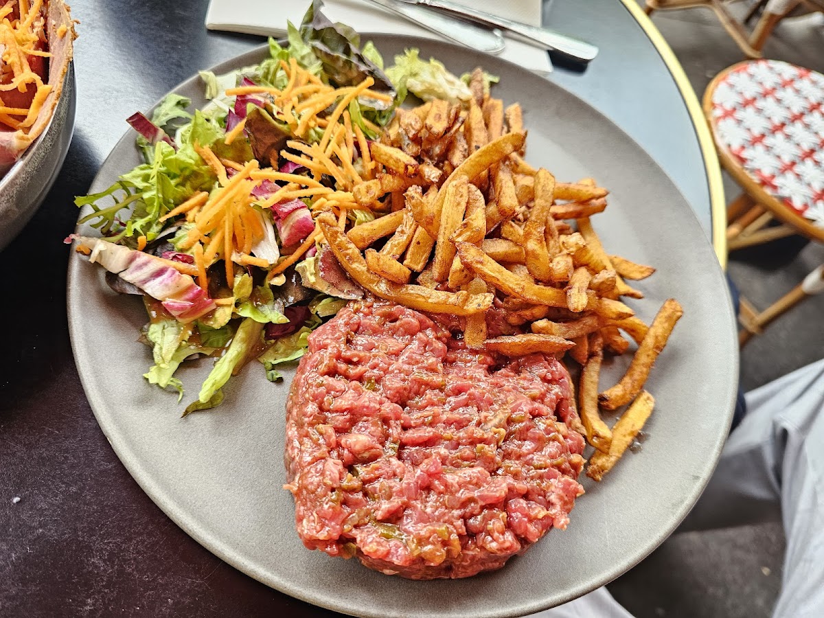 Le New York - Restaurant and Brasserie at 48 Av. de New York, Paris