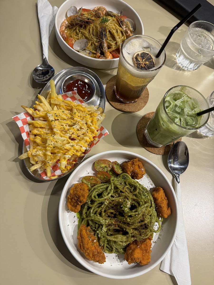 Duer Cafe Cyberjaya • Flagship Store Photo 7