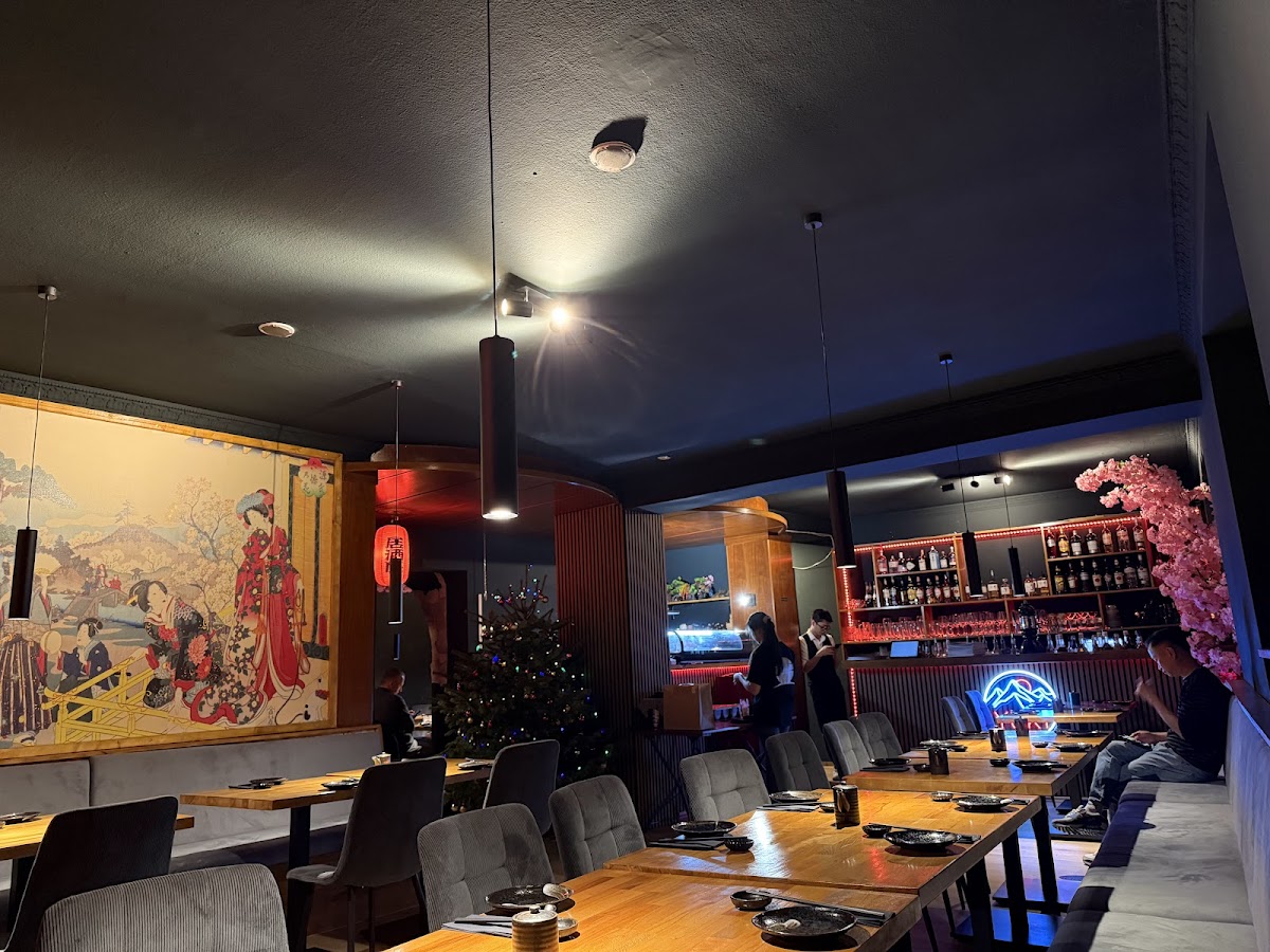 Yuki Pan Asia & Sushi Bar Photo 6