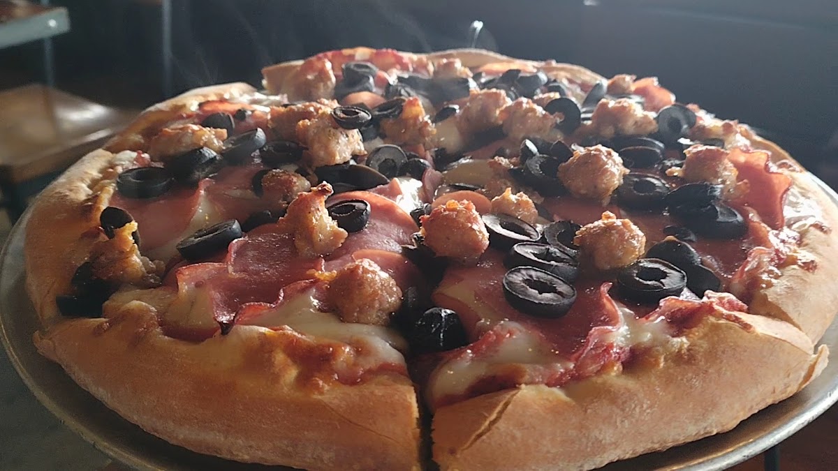 Upper Crust Pizza Photo 2