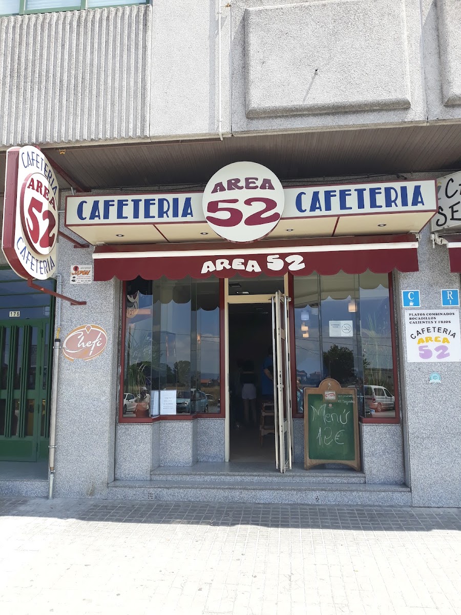 Cafeteria Area 52