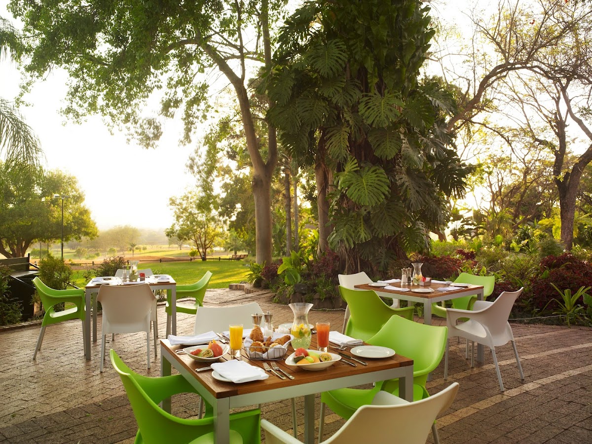 Sesonke Restaurant @ Sabi River Sun Resort