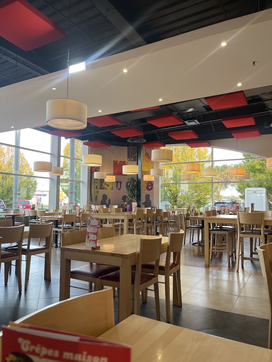 Crescendo Restaurant Photo 3