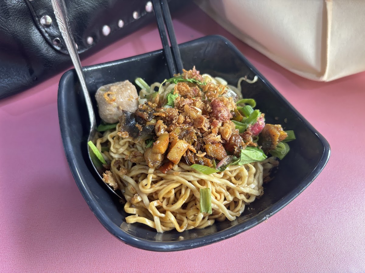 Mie Ayam & Bakso Urat Junita Photo 2