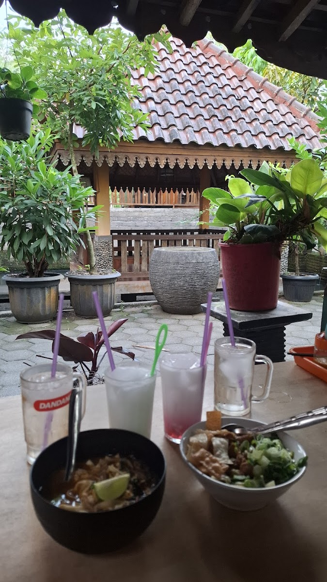 Soto Kandang Kebo Photo 3