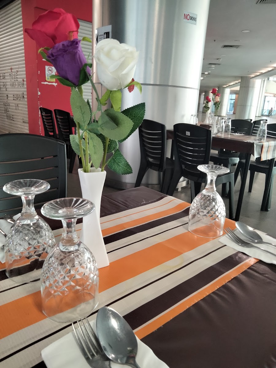 EastMeetWest Restaurant