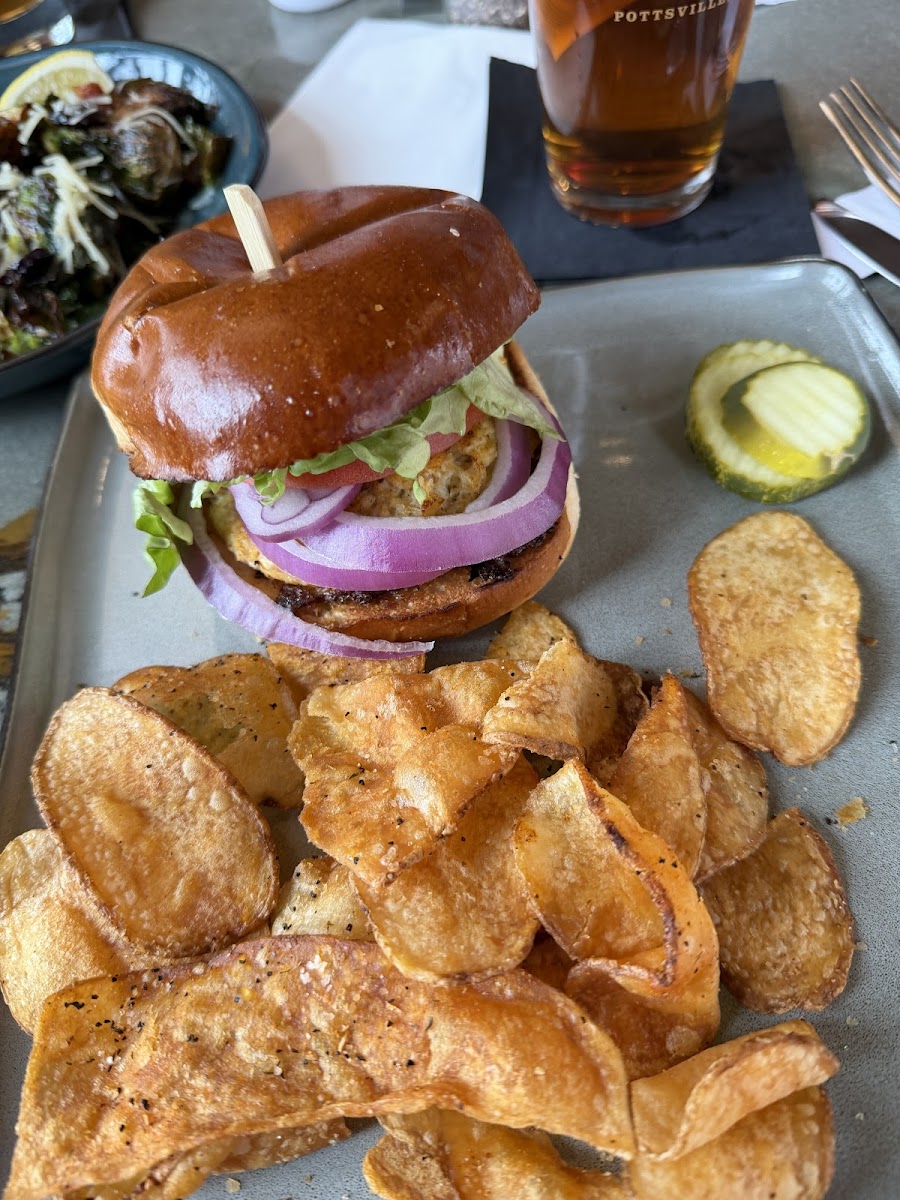 DoGoods Tavern Photo 4