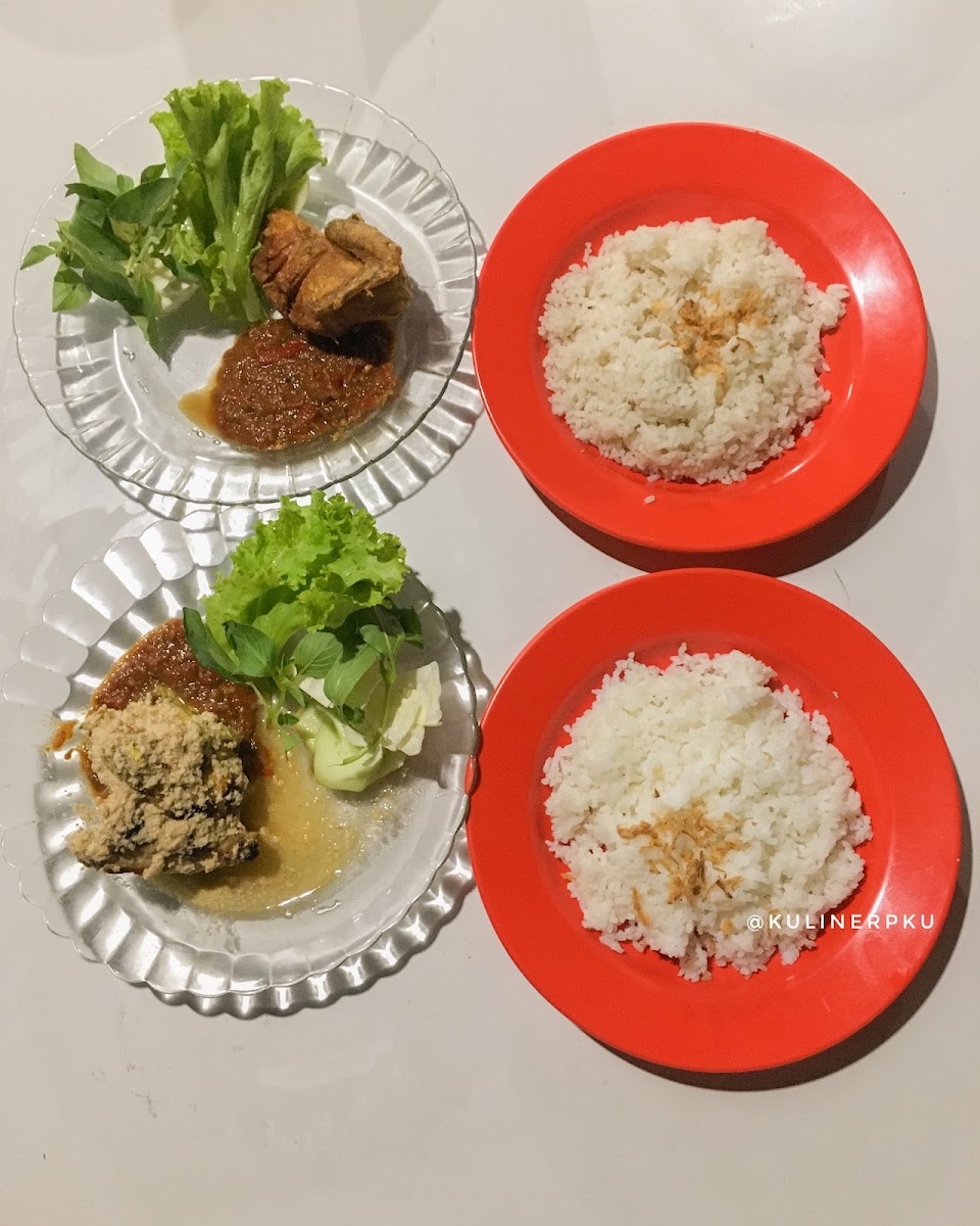 Pecel Lele Anissa Photo 8