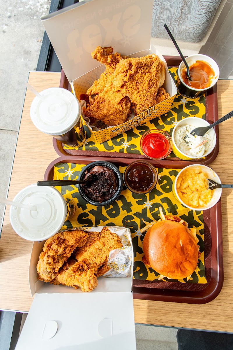 Tex’s Chicken & Burgers Photo 7