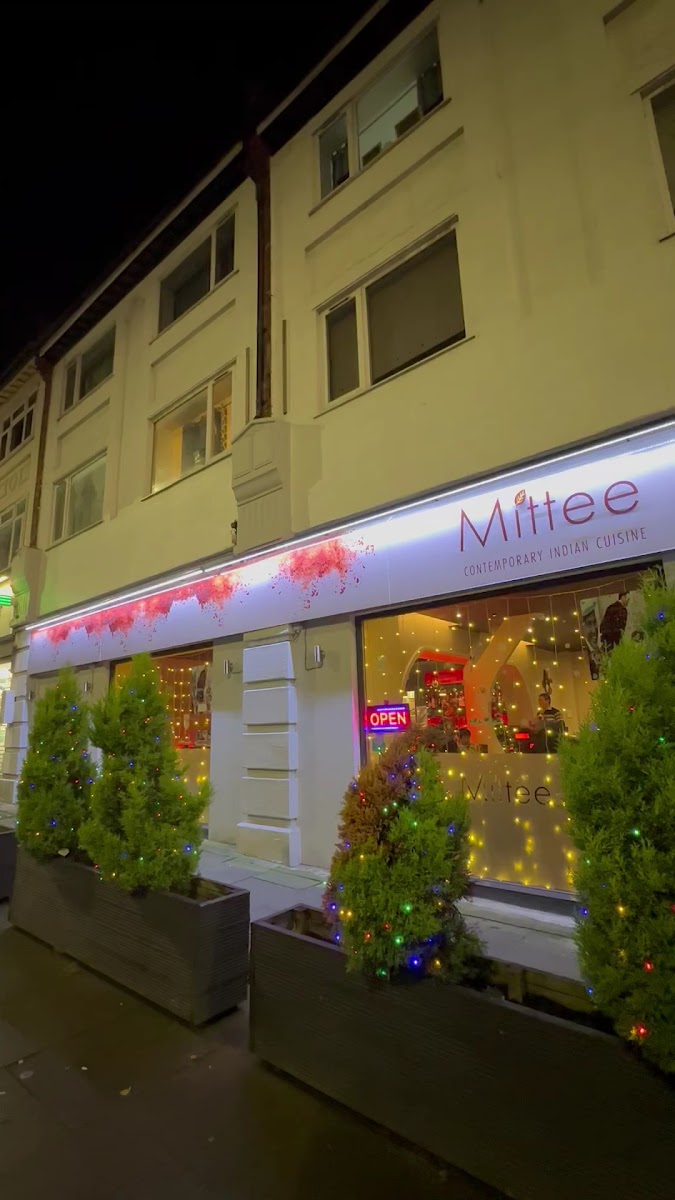 Mittee Indian Restaurant Photo 2