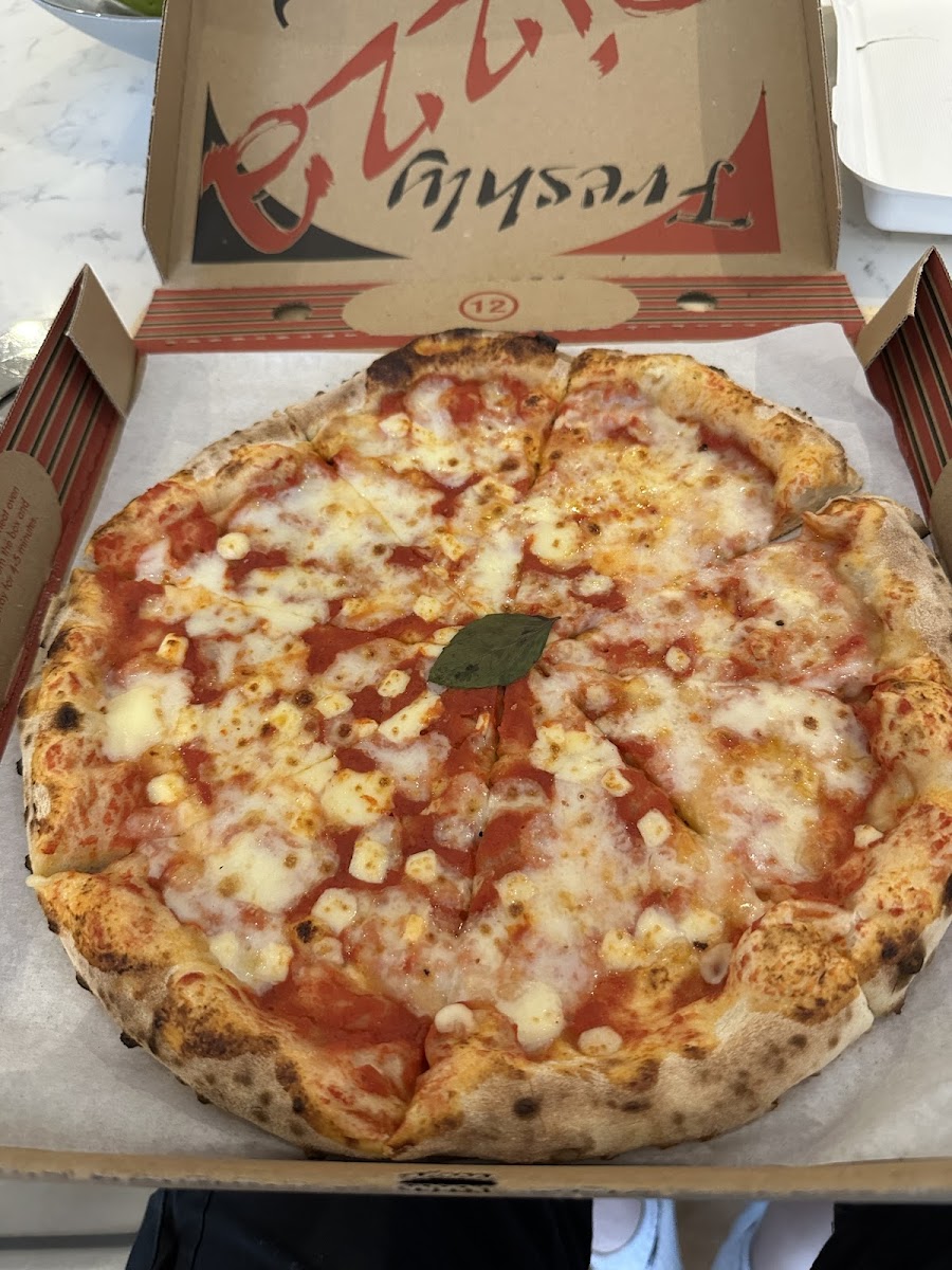 Tides Pizzeria Photo 4