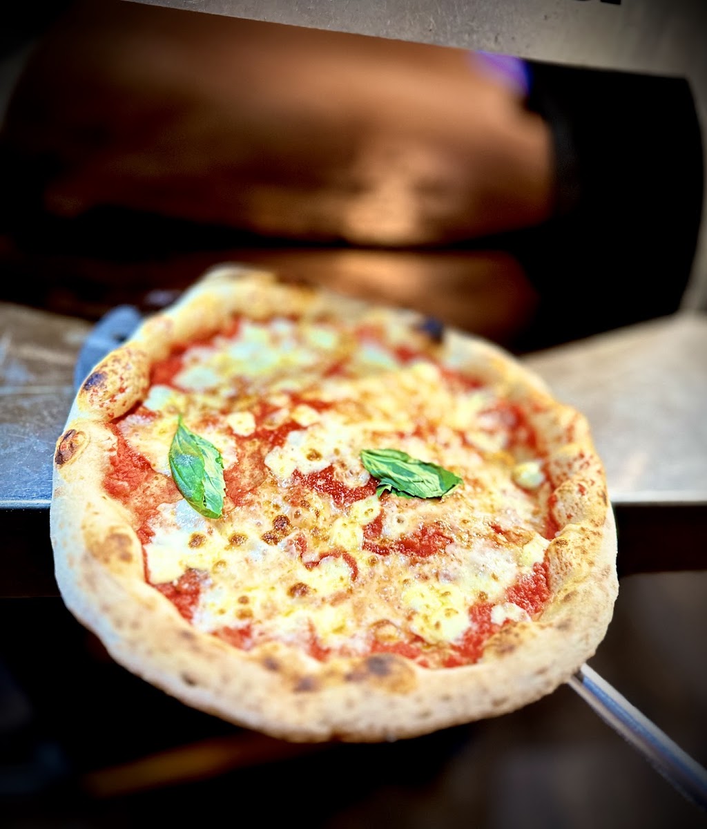 Tides Pizzeria Photo 6