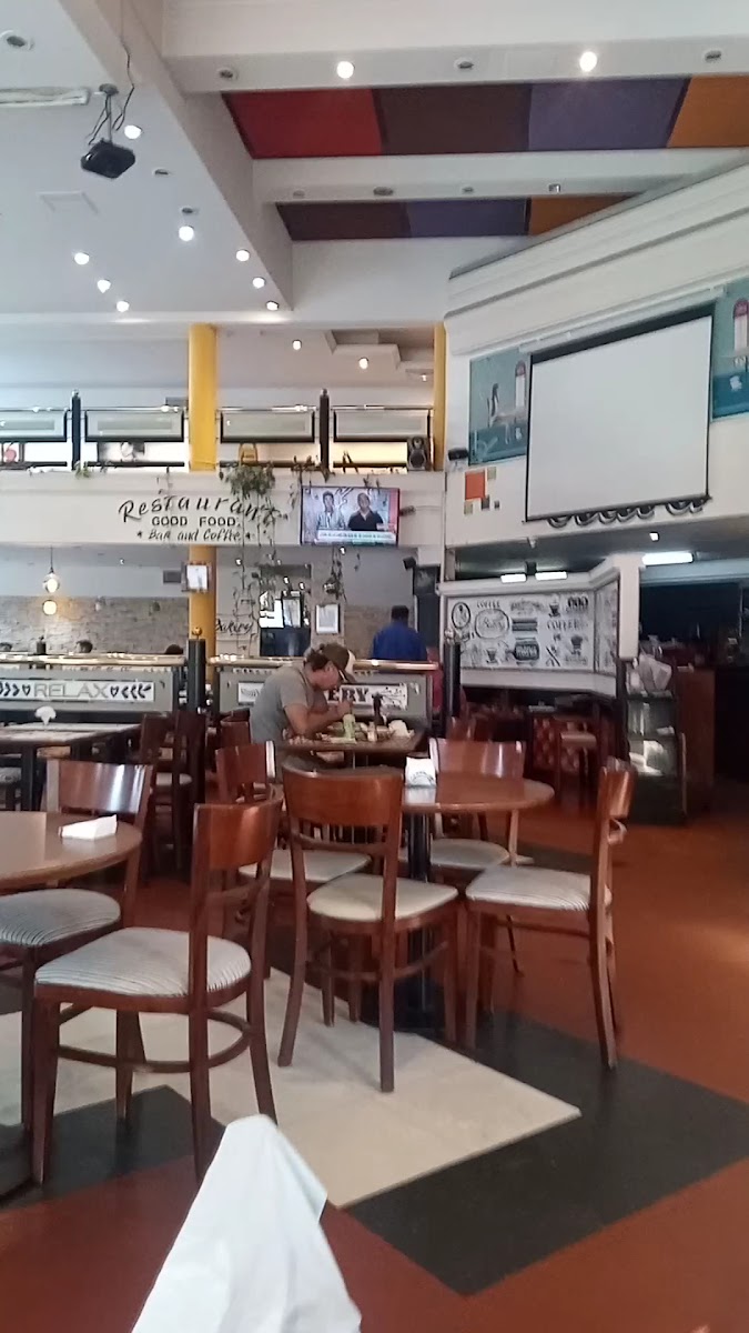 Tiara Petit Restaurant Photo 2