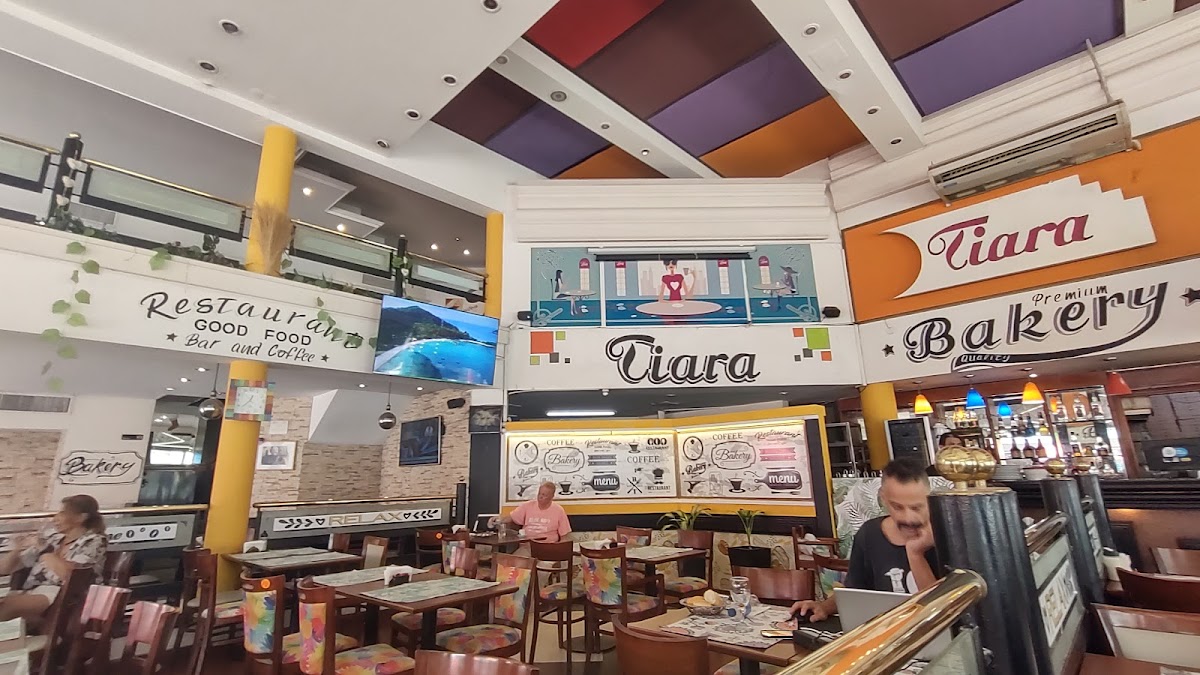 Tiara Petit Restaurant Photo 4