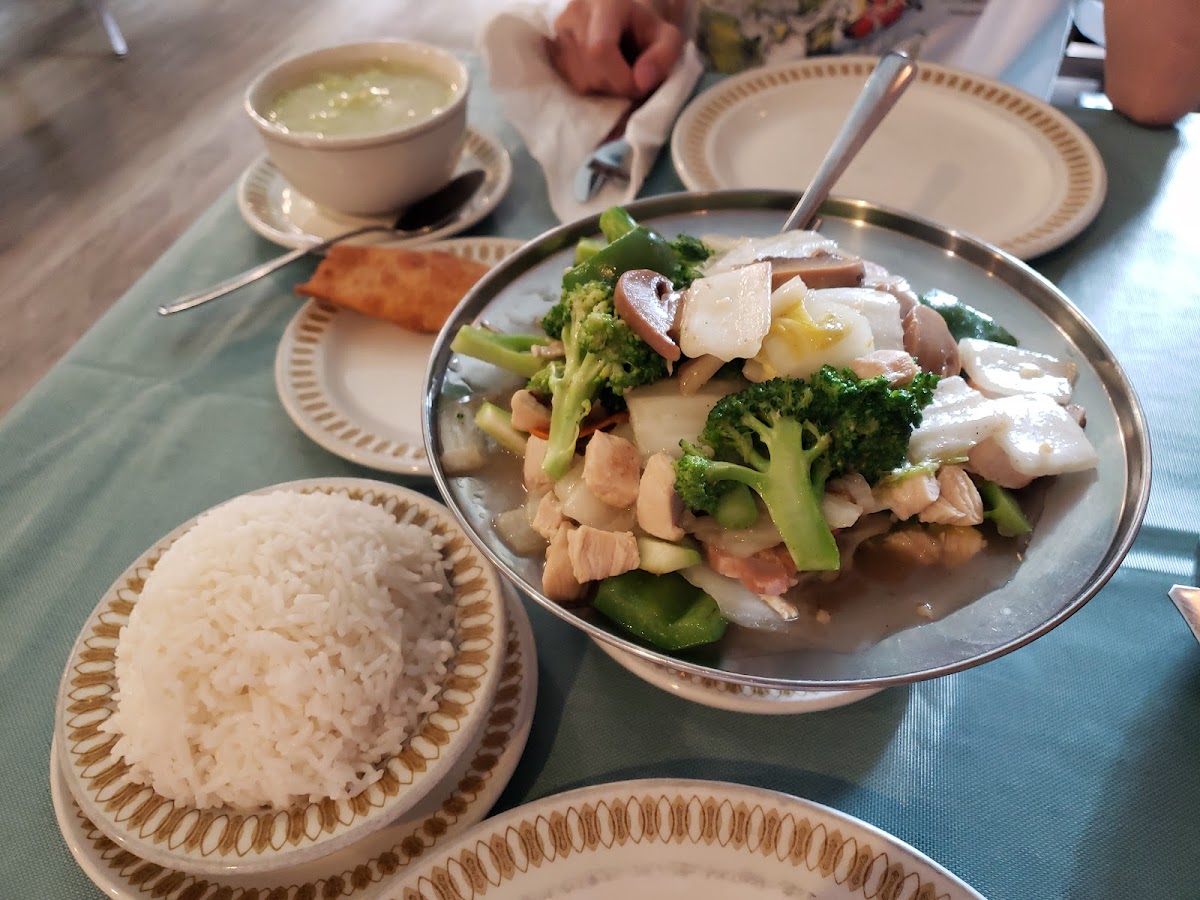 Jade Palace Restaurant Photo 2